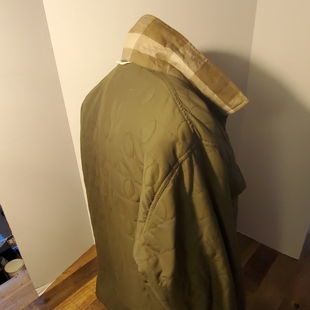 DC reversible jacket - Picture 6 of 8